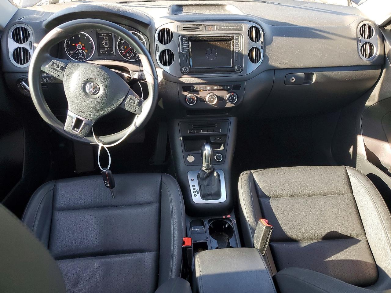 2016 VOLKSWAGEN TIGUAN S photo 15