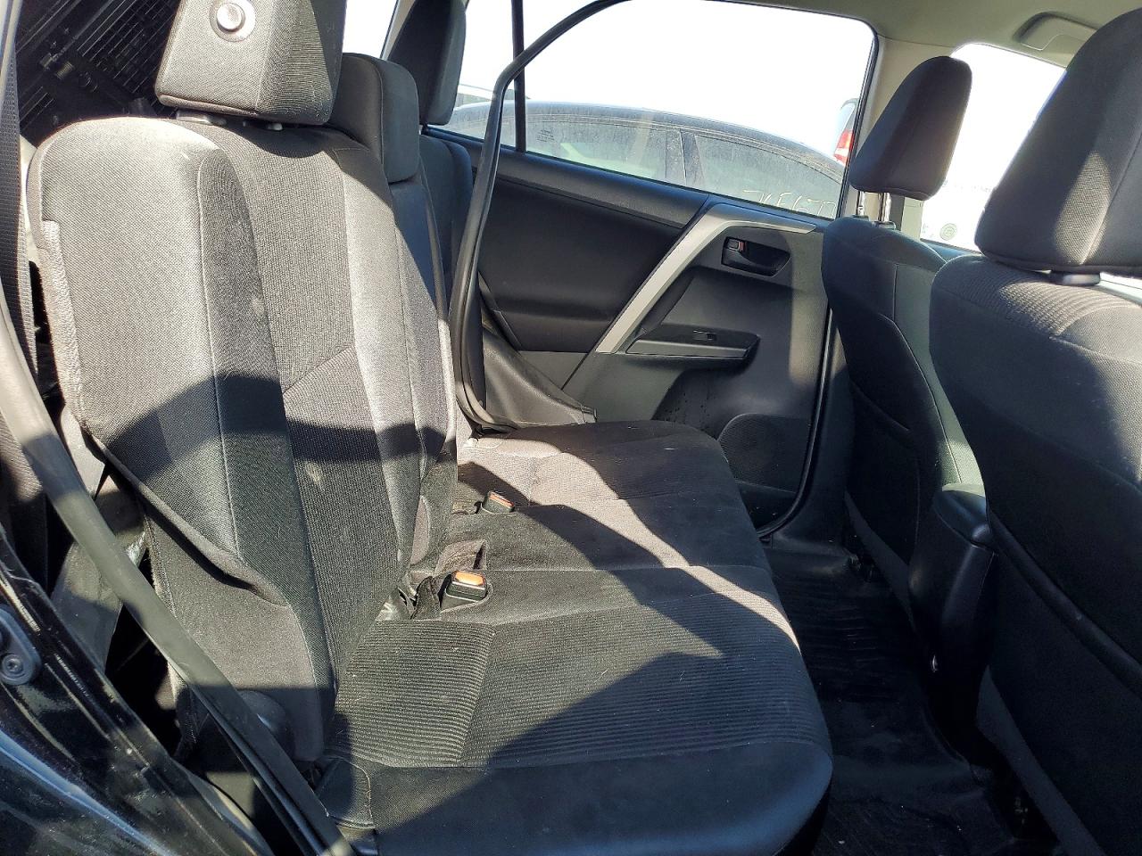 2018 TOYOTA RAV4 LE photo 11