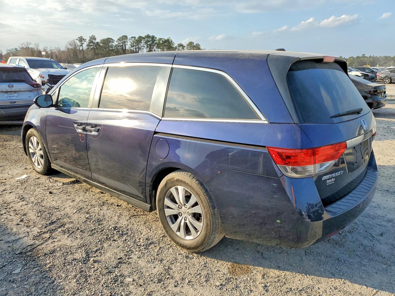 2016 HONDA ODYSSEY SE photo 3