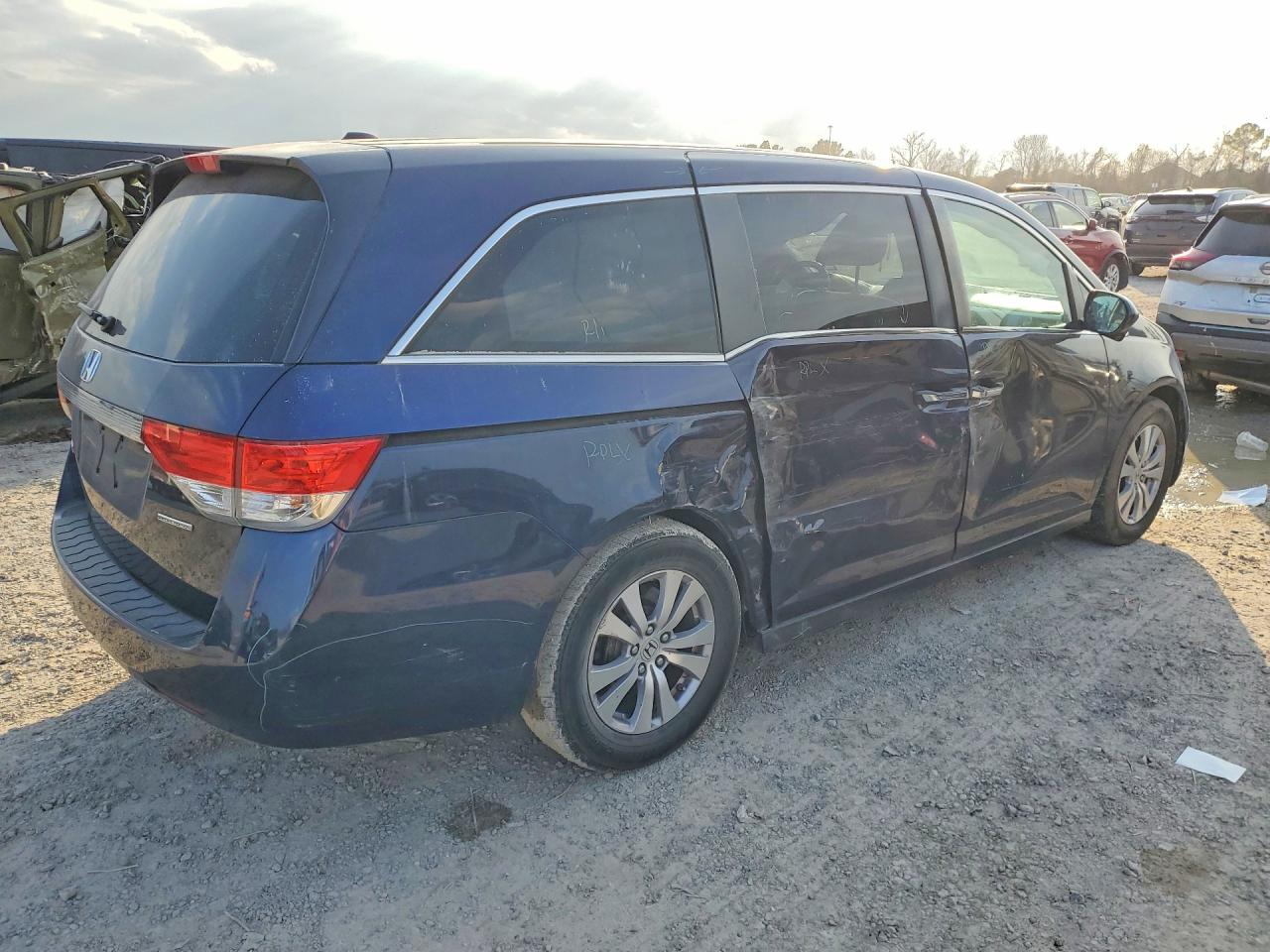 2016 HONDA ODYSSEY SE photo 5