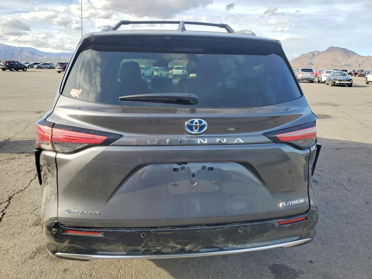 2025 TOYOTA SIENNA PLATINUM 7-PASSENGER photo 10