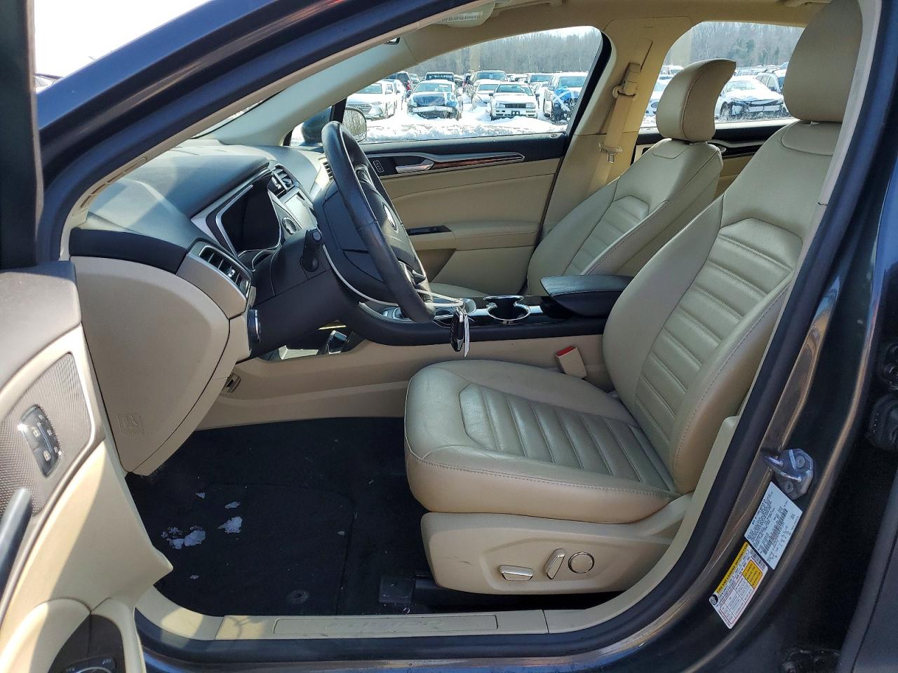 2016 FORD FUSION SE photo 19