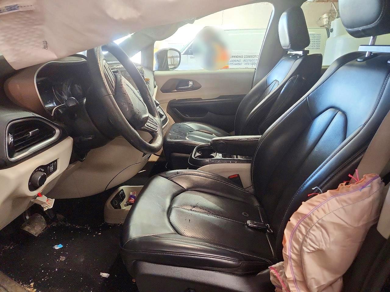 2020 CHRYSLER VOYAGER LXI photo 13