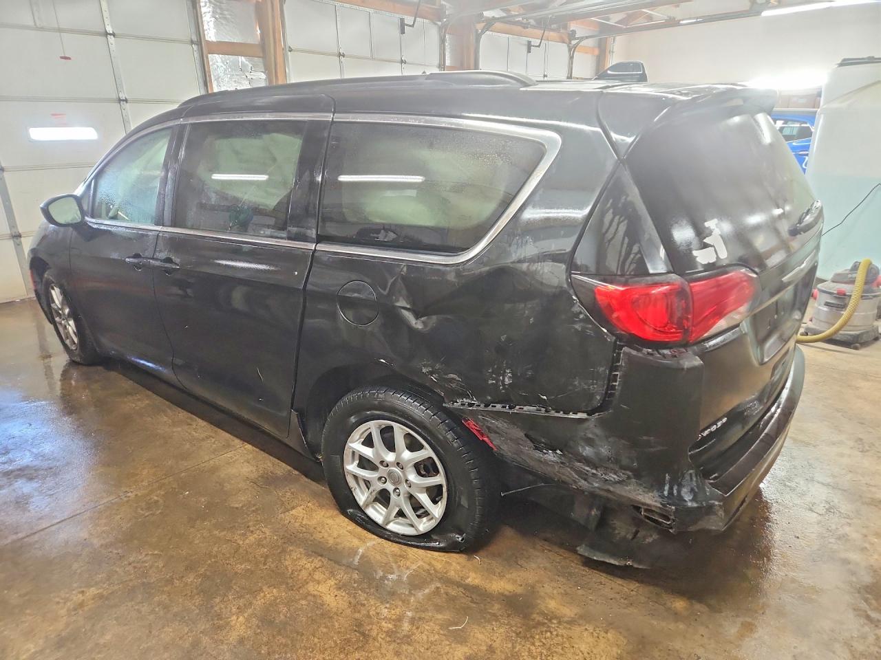 2020 CHRYSLER VOYAGER LXI photo 3