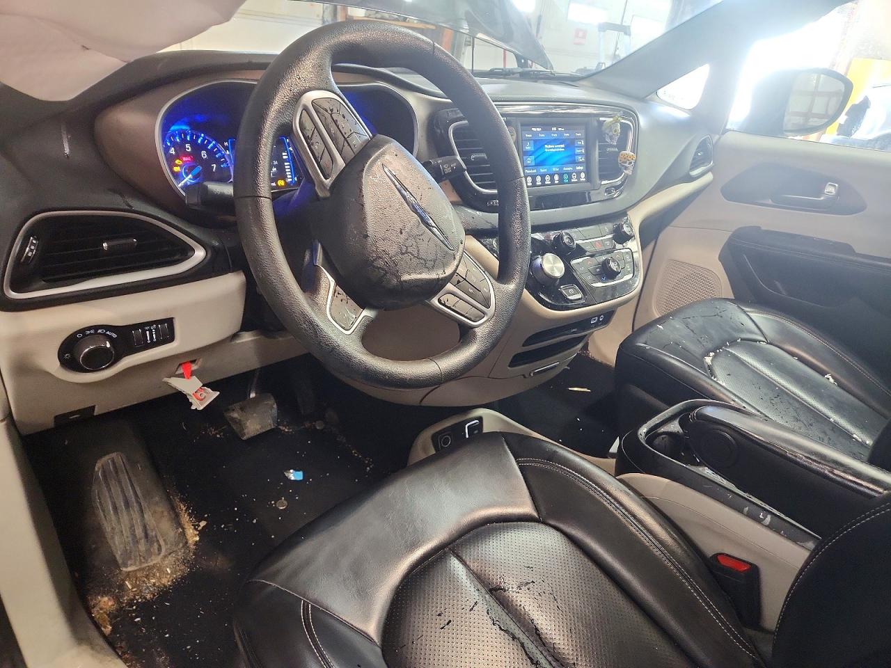 2020 CHRYSLER VOYAGER LXI photo 15