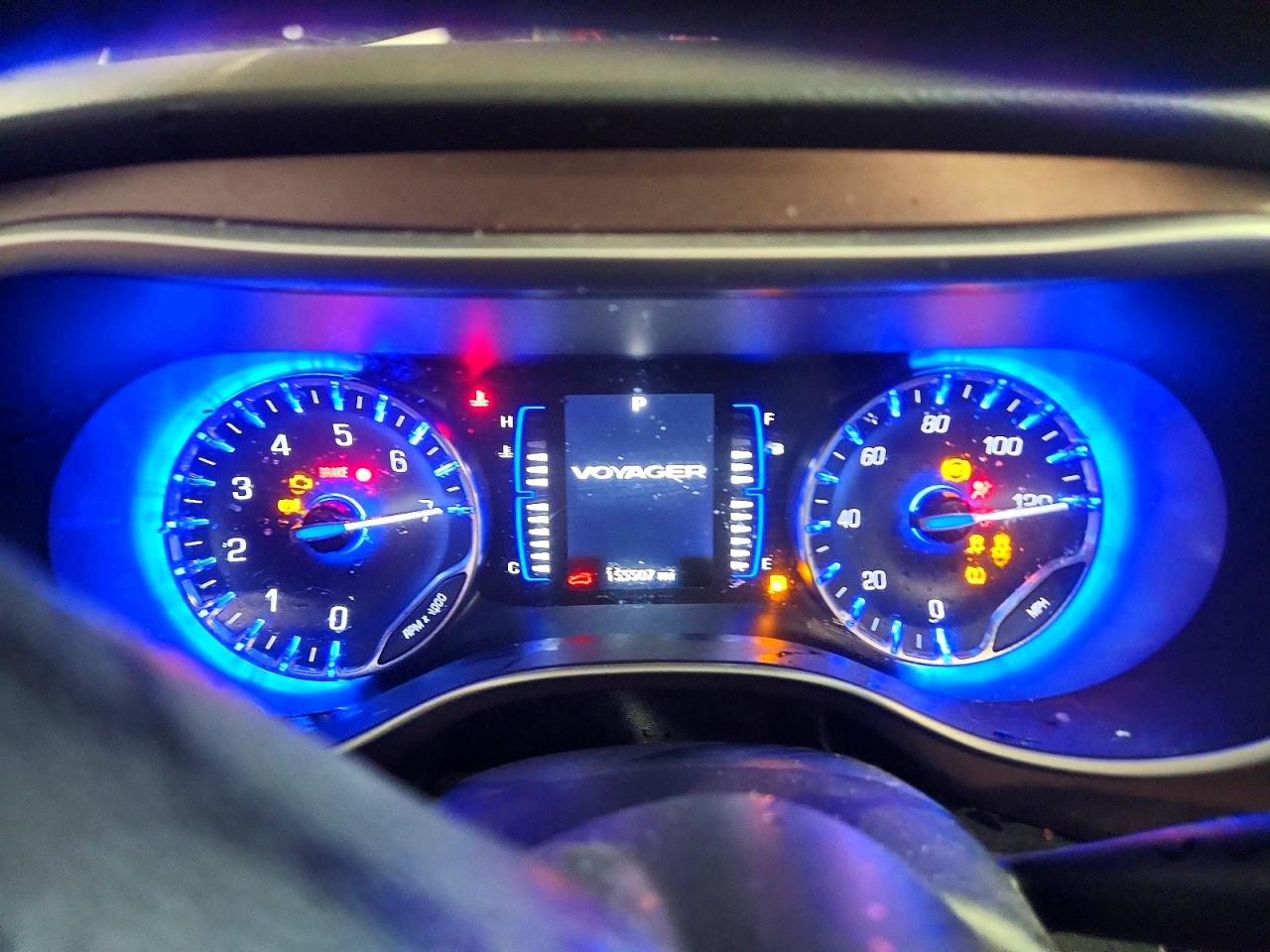 2020 CHRYSLER VOYAGER LXI photo 17