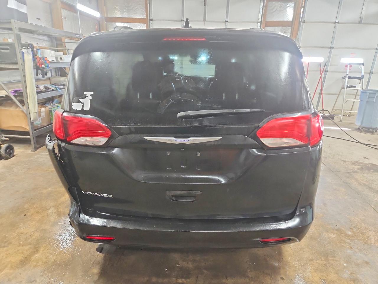 2020 CHRYSLER VOYAGER LXI photo 11