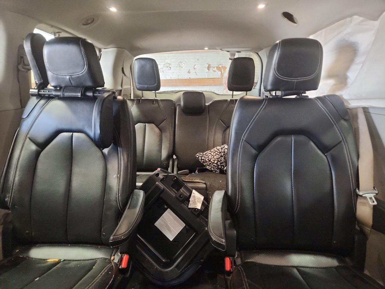 2020 CHRYSLER VOYAGER LXI photo 19