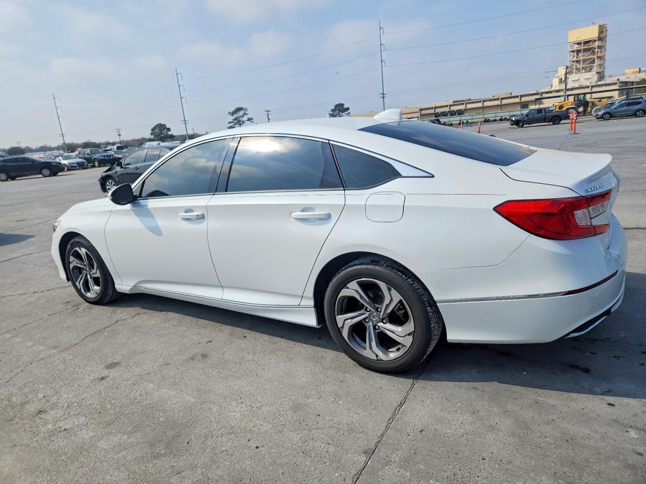 2018 HONDA ACCORD EX photo 4