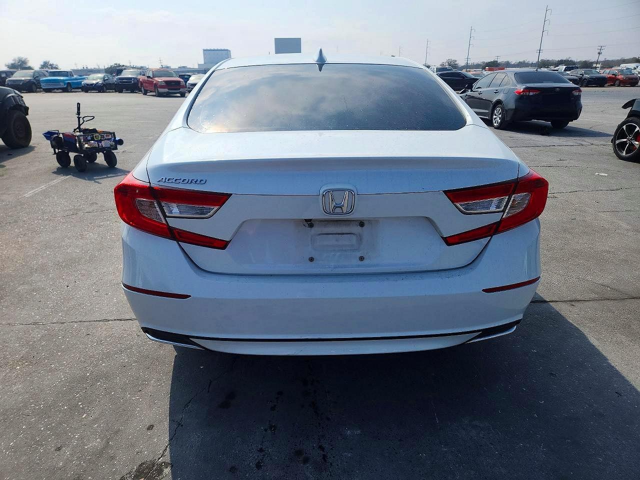 2018 HONDA ACCORD EX photo 16