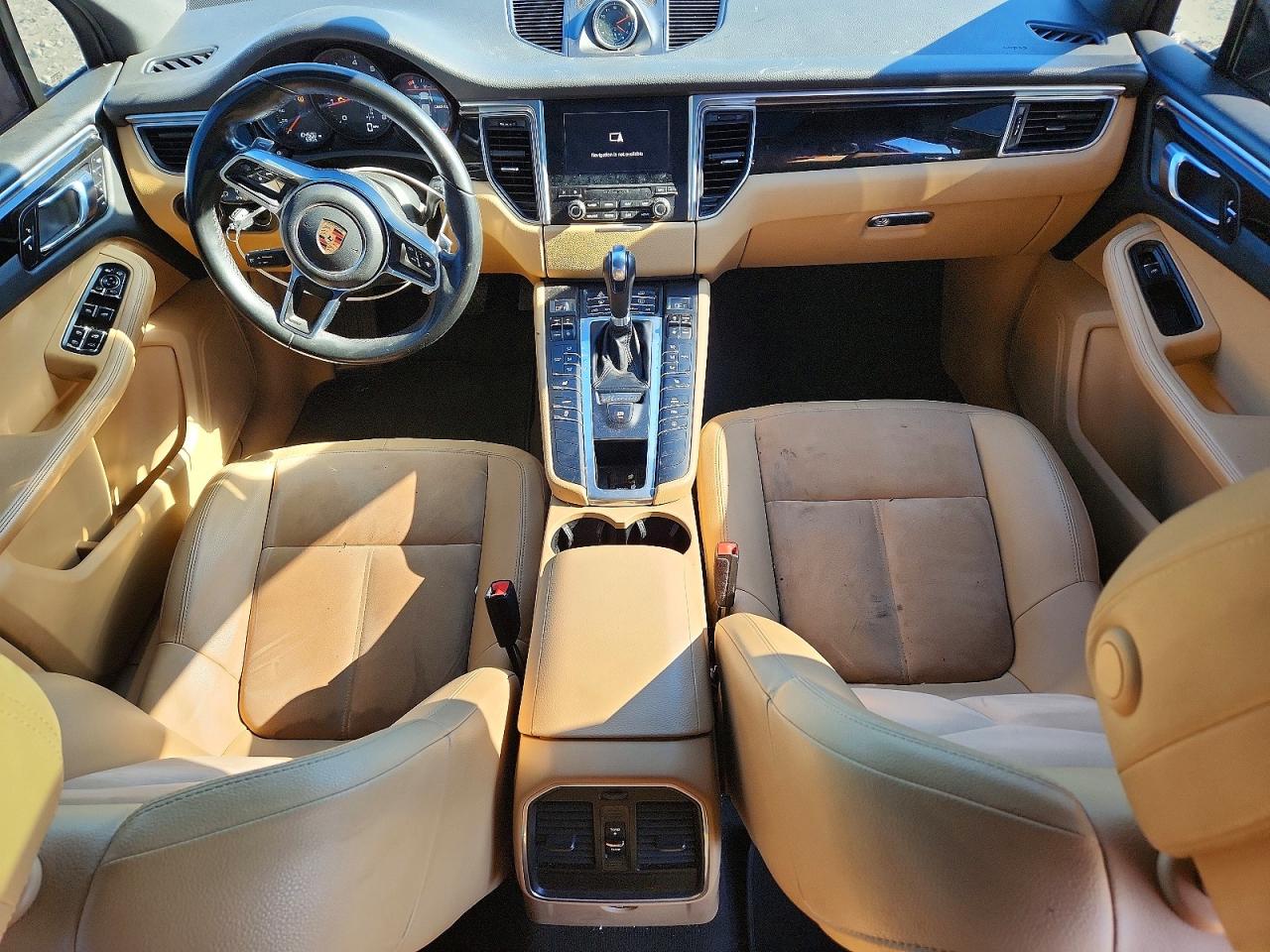 2018 PORSCHE MACAN photo 8