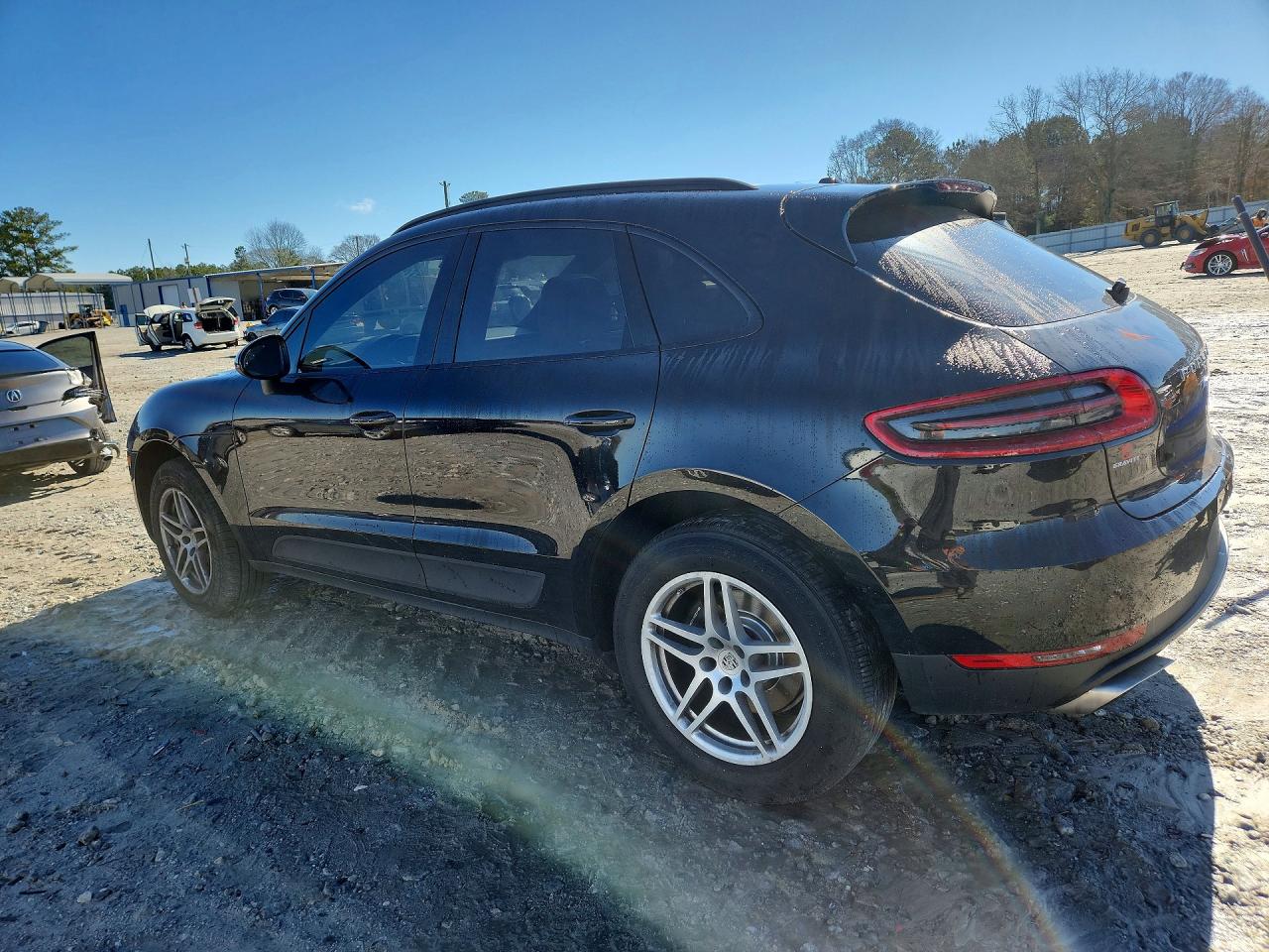 2018 PORSCHE MACAN photo 2