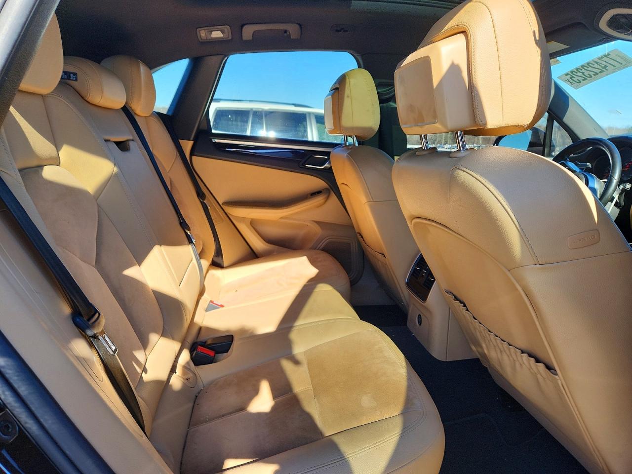 2018 PORSCHE MACAN photo 11