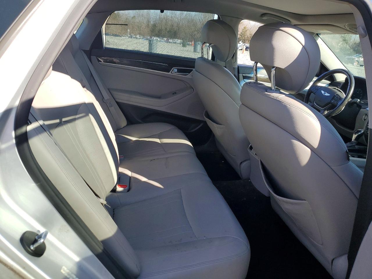 2015 HYUNDAI GENESIS 3.8L photo 19