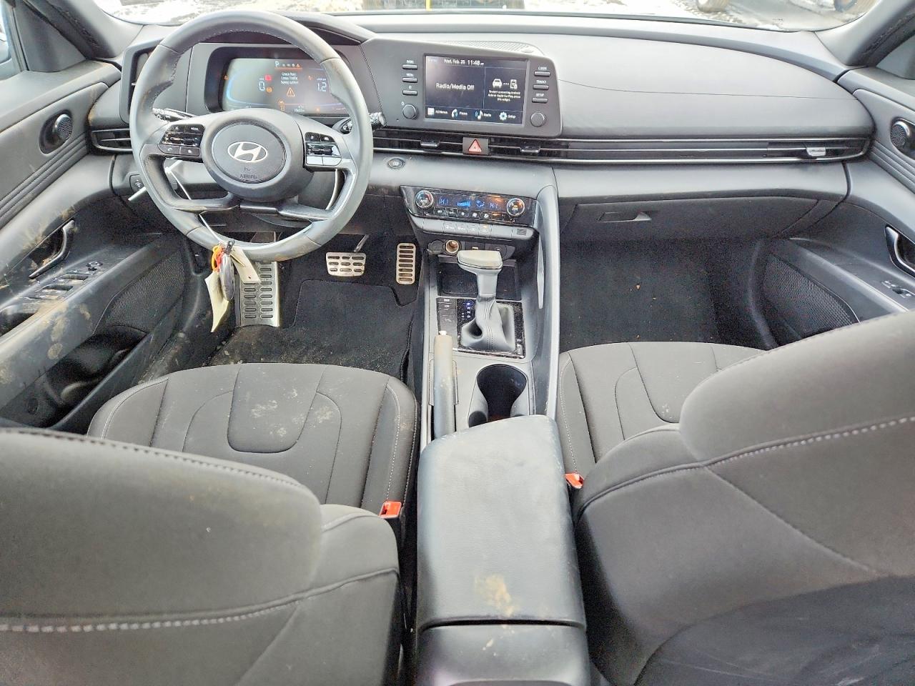 2025 HYUNDAI ELANTRA SEL SPORT photo 8