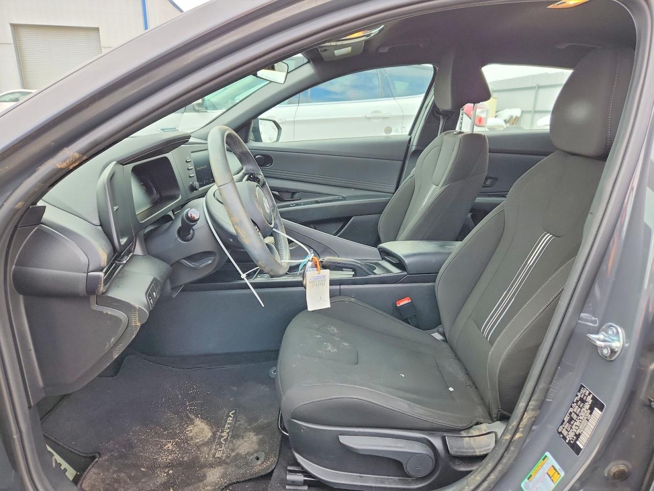 2025 HYUNDAI ELANTRA SEL SPORT photo 7