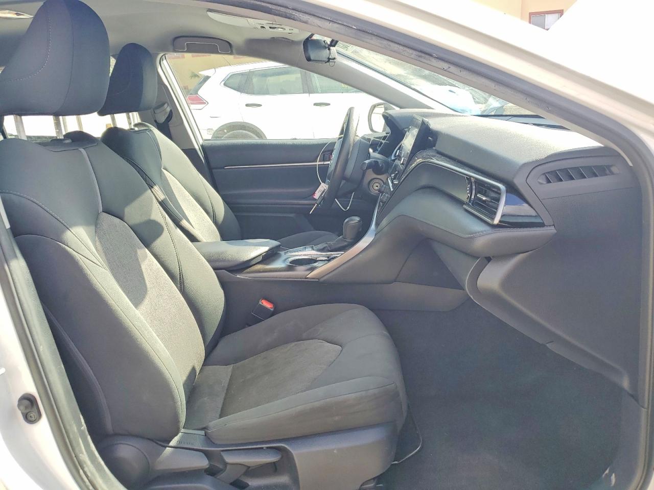 2023 TOYOTA CAMRY LE photo 13