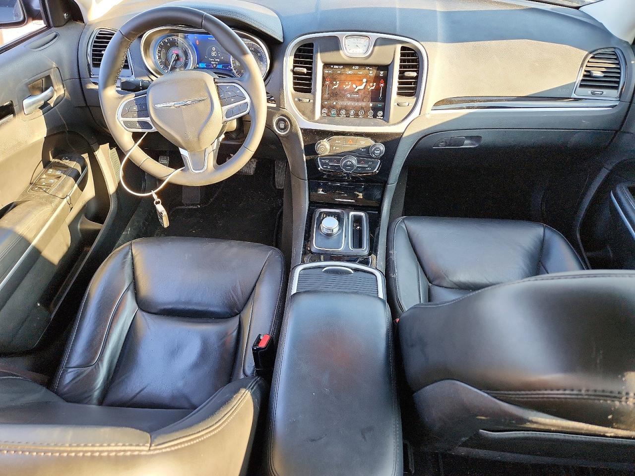 2023 CHRYSLER 300 TOURING L photo 22
