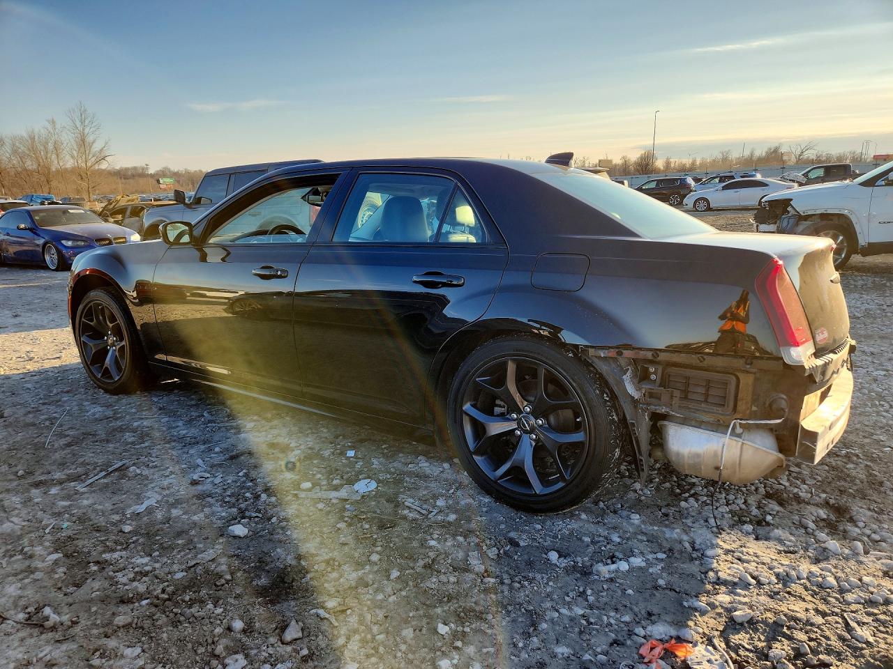 2023 CHRYSLER 300 TOURING L photo 4