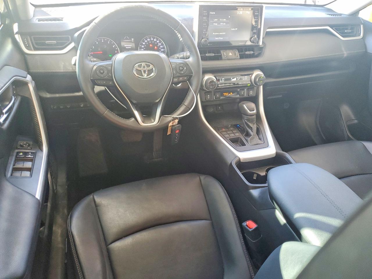 2021 TOYOTA RAV4 XLE photo 15