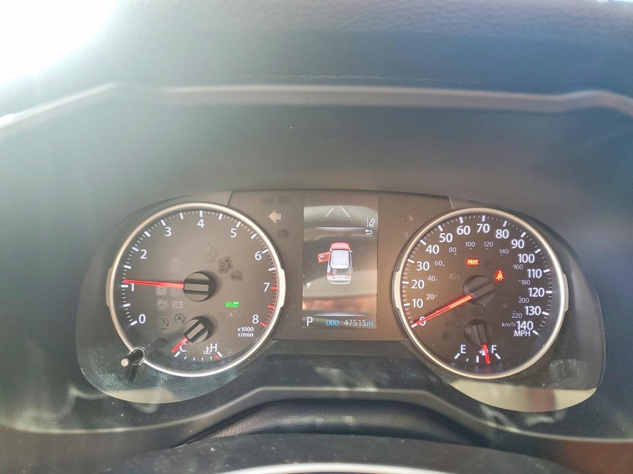 2021 TOYOTA RAV4 XLE photo 17
