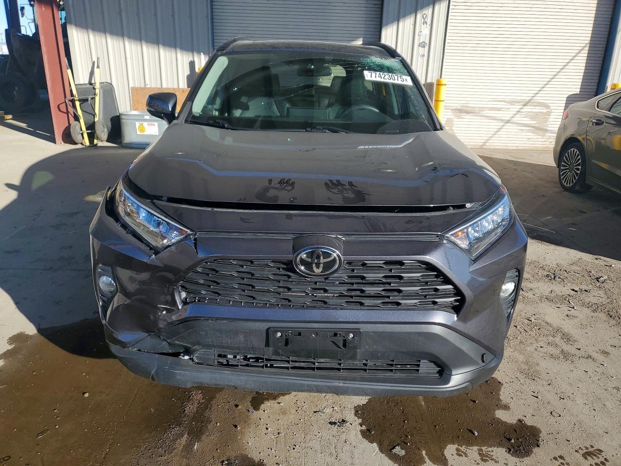2021 TOYOTA RAV4 XLE photo 9