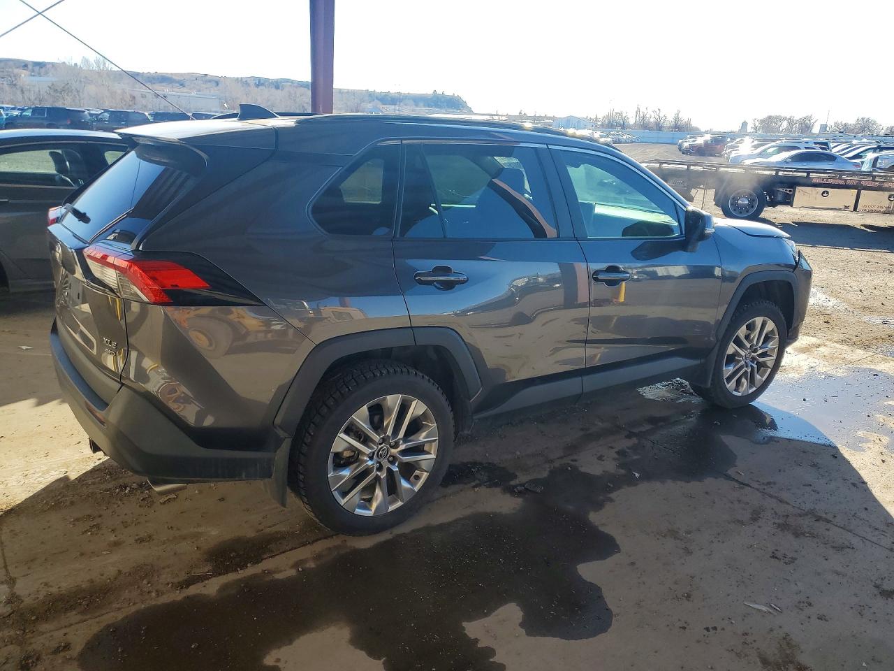2021 TOYOTA RAV4 XLE photo 5