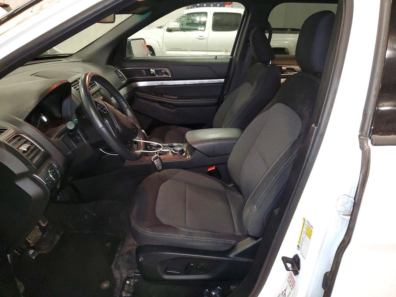 2019 FORD EXPLORER XLT photo 7
