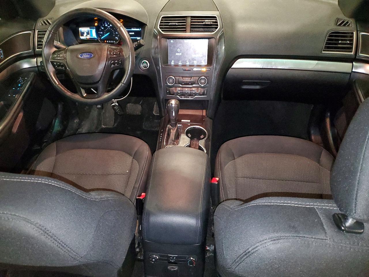 2019 FORD EXPLORER XLT photo 8