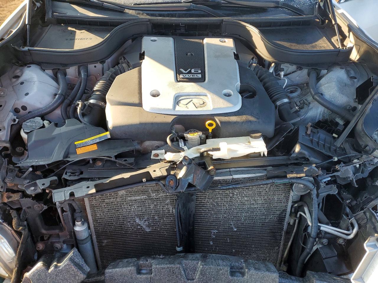 2013 INFINITI G37 photo 11