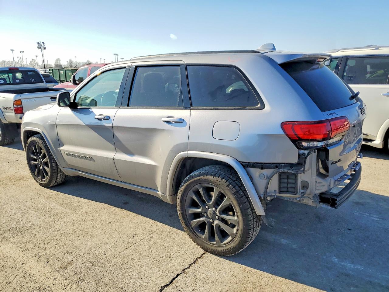 2018 JEEP GRAND CHEROKEE LAREDO photo 5