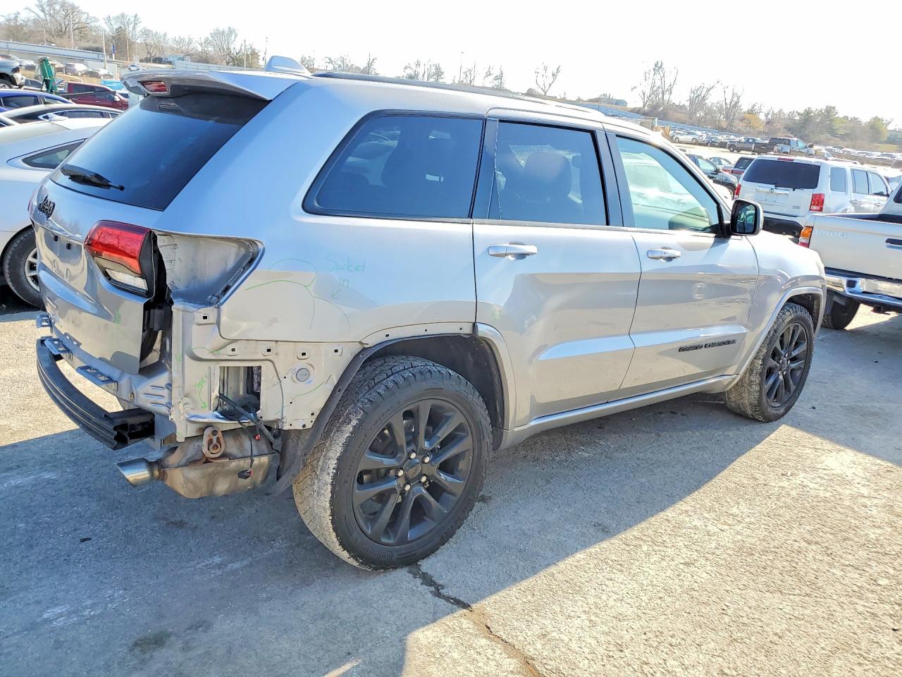 2018 JEEP GRAND CHEROKEE LAREDO photo 9