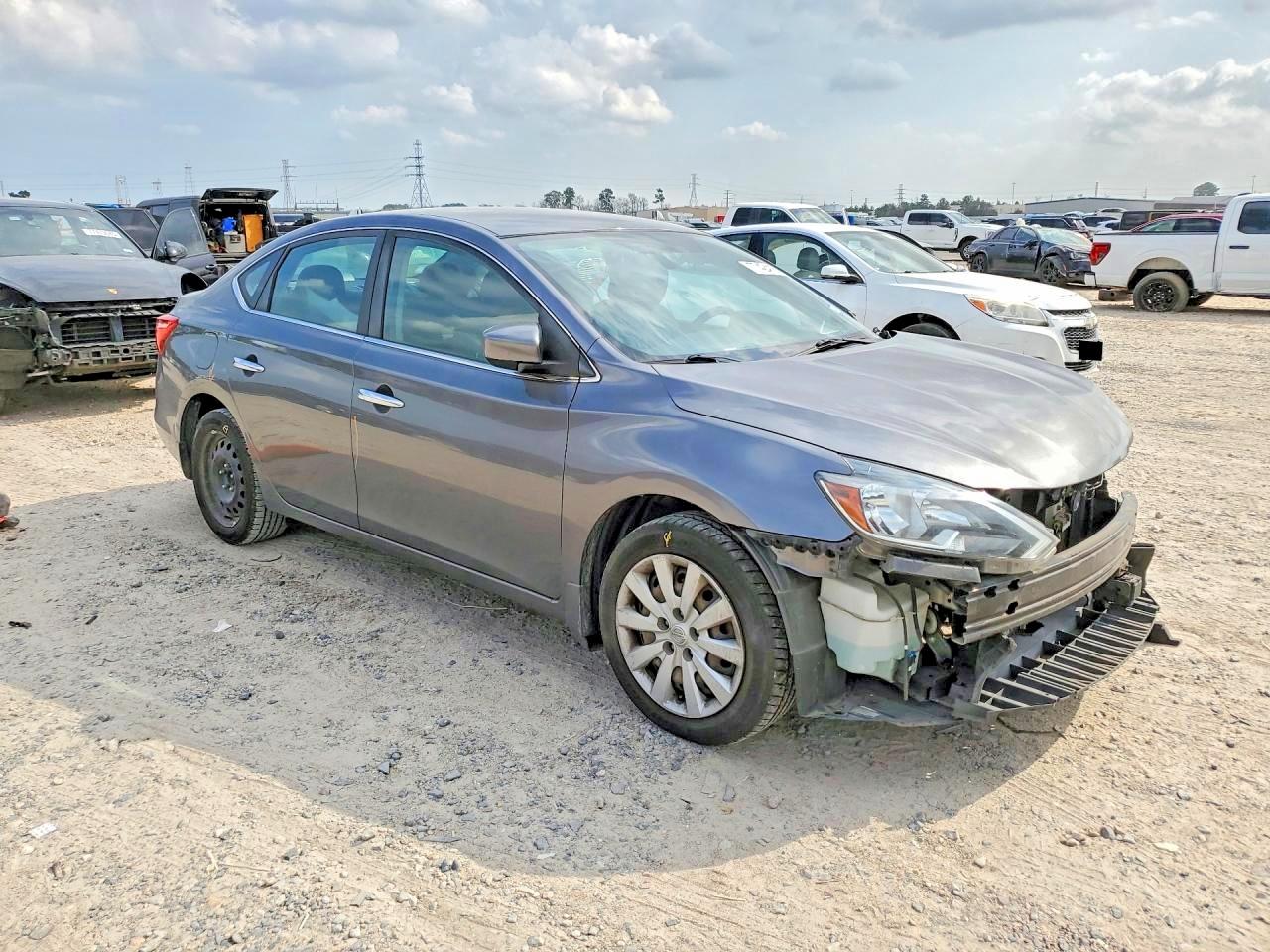 2018 NISSAN SENTRA S photo 4