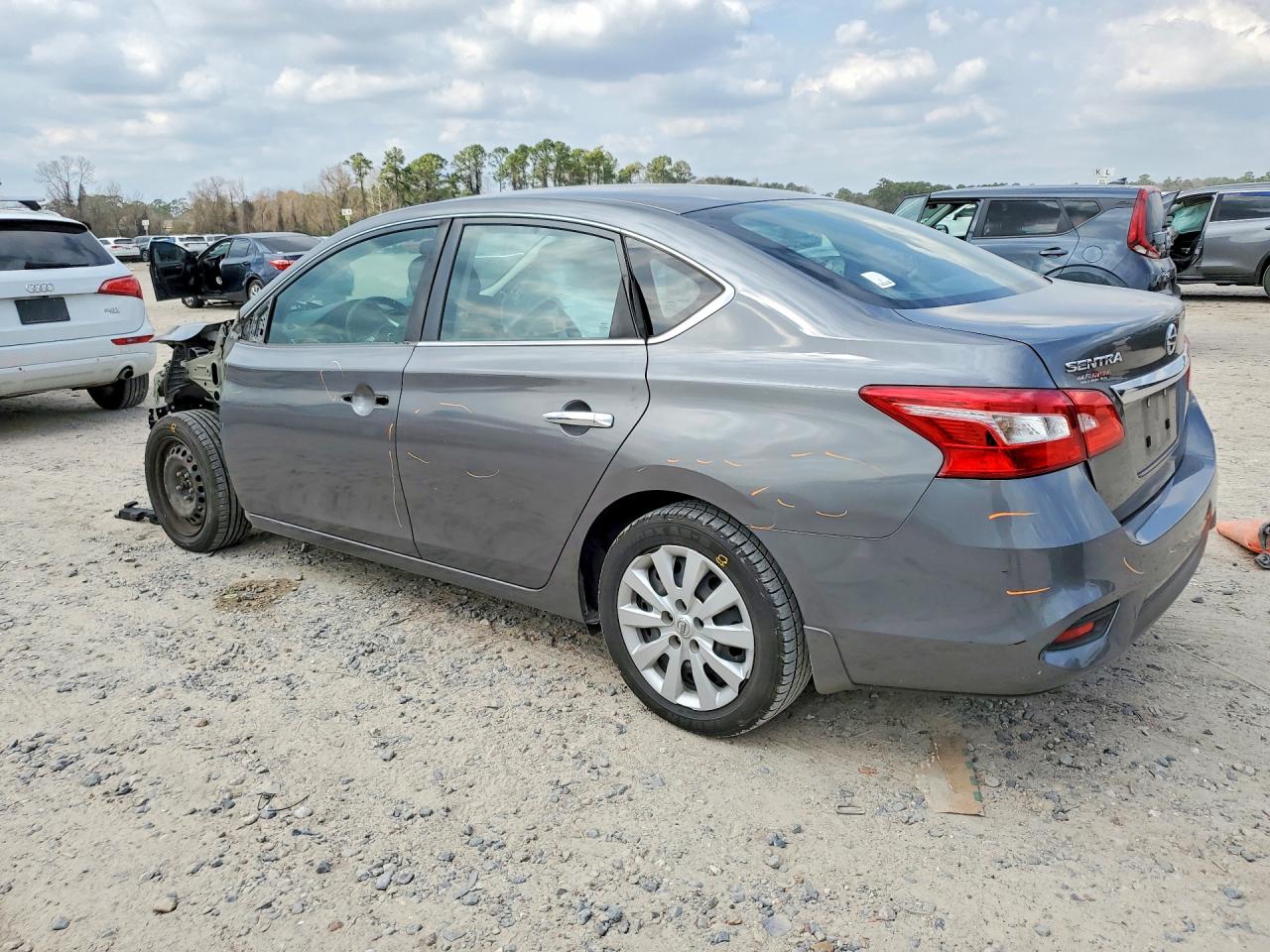 2018 NISSAN SENTRA S photo 2