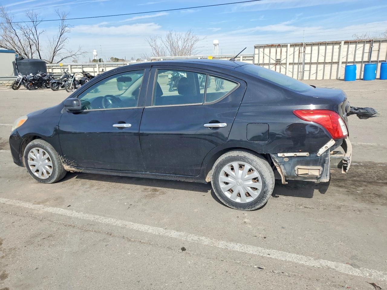 2012 NISSAN VERSA 1.6 S photo 2