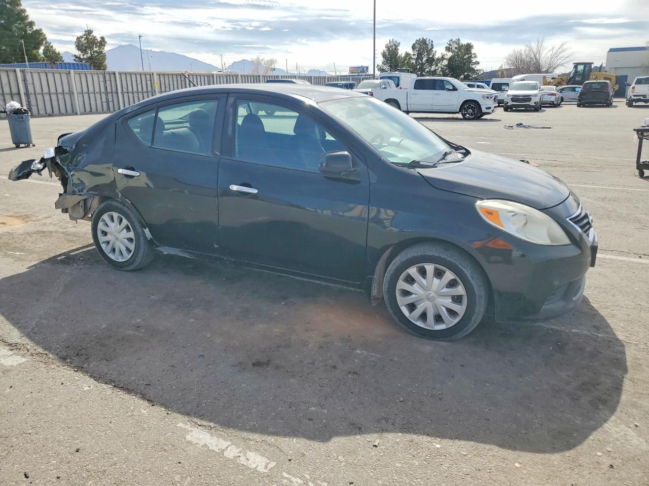 2012 NISSAN VERSA 1.6 S photo 4