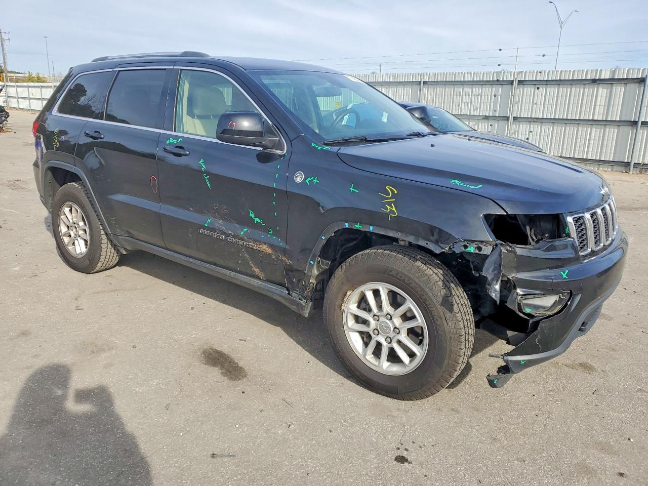 2018 JEEP GRAND CHEROKEE LAREDO photo 4