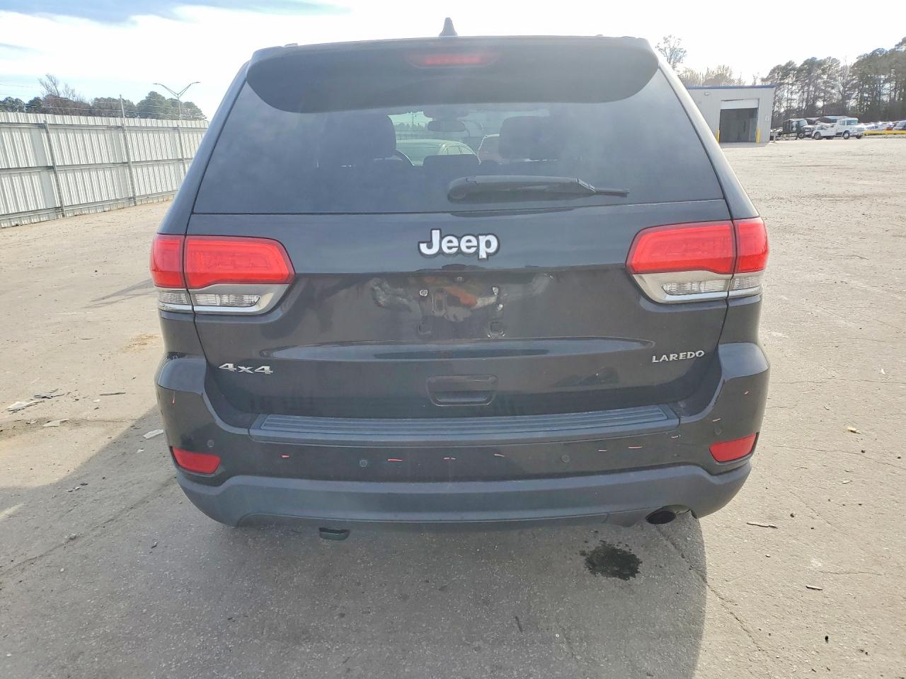 2018 JEEP GRAND CHEROKEE LAREDO photo 6