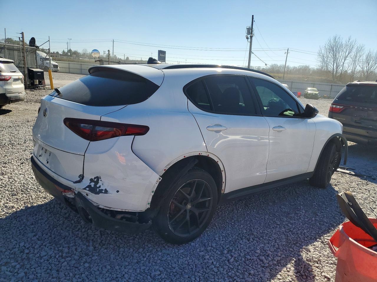 2022 ALFA ROMEO STELVIO photo 7
