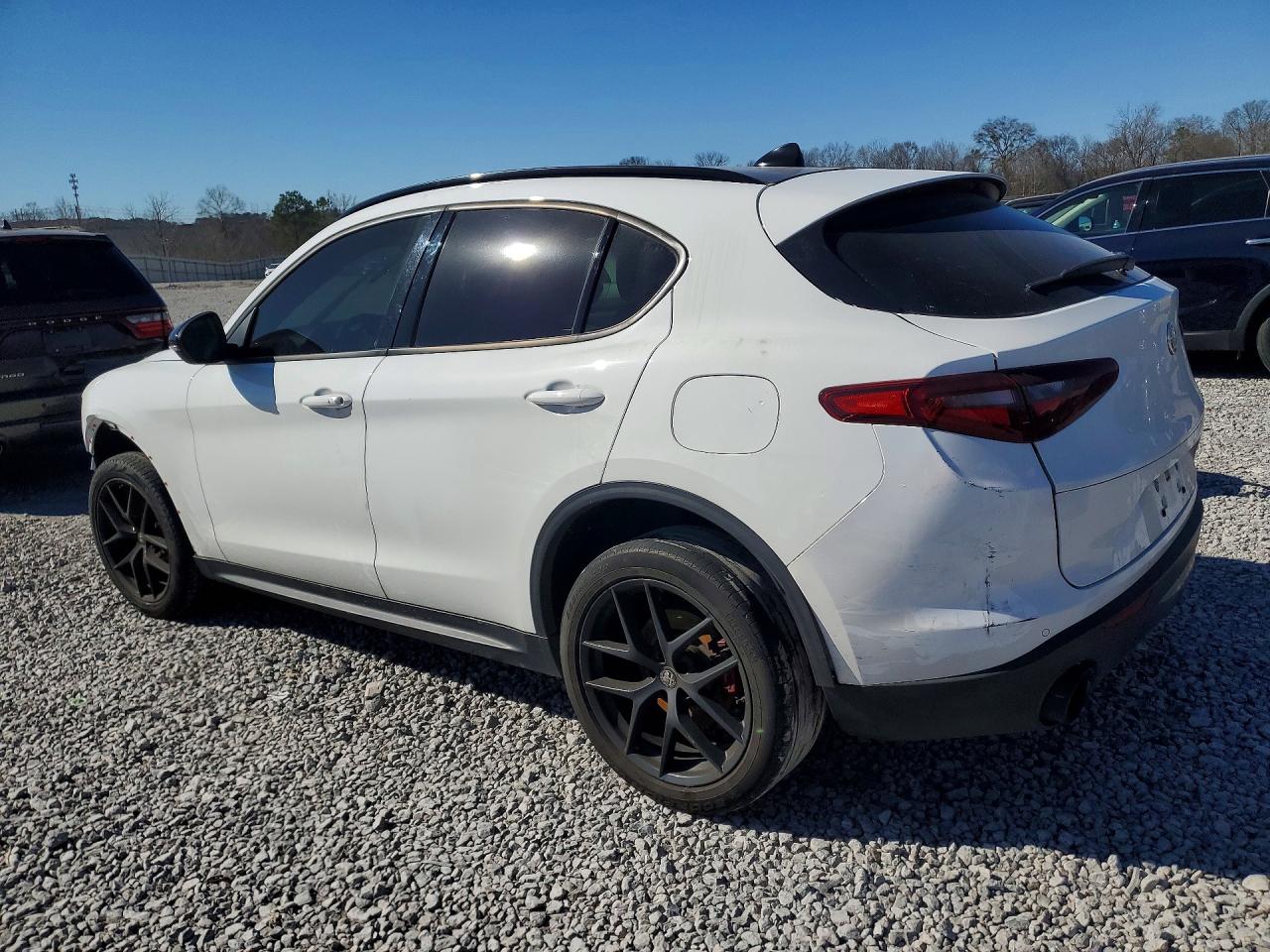 2022 ALFA ROMEO STELVIO photo 4
