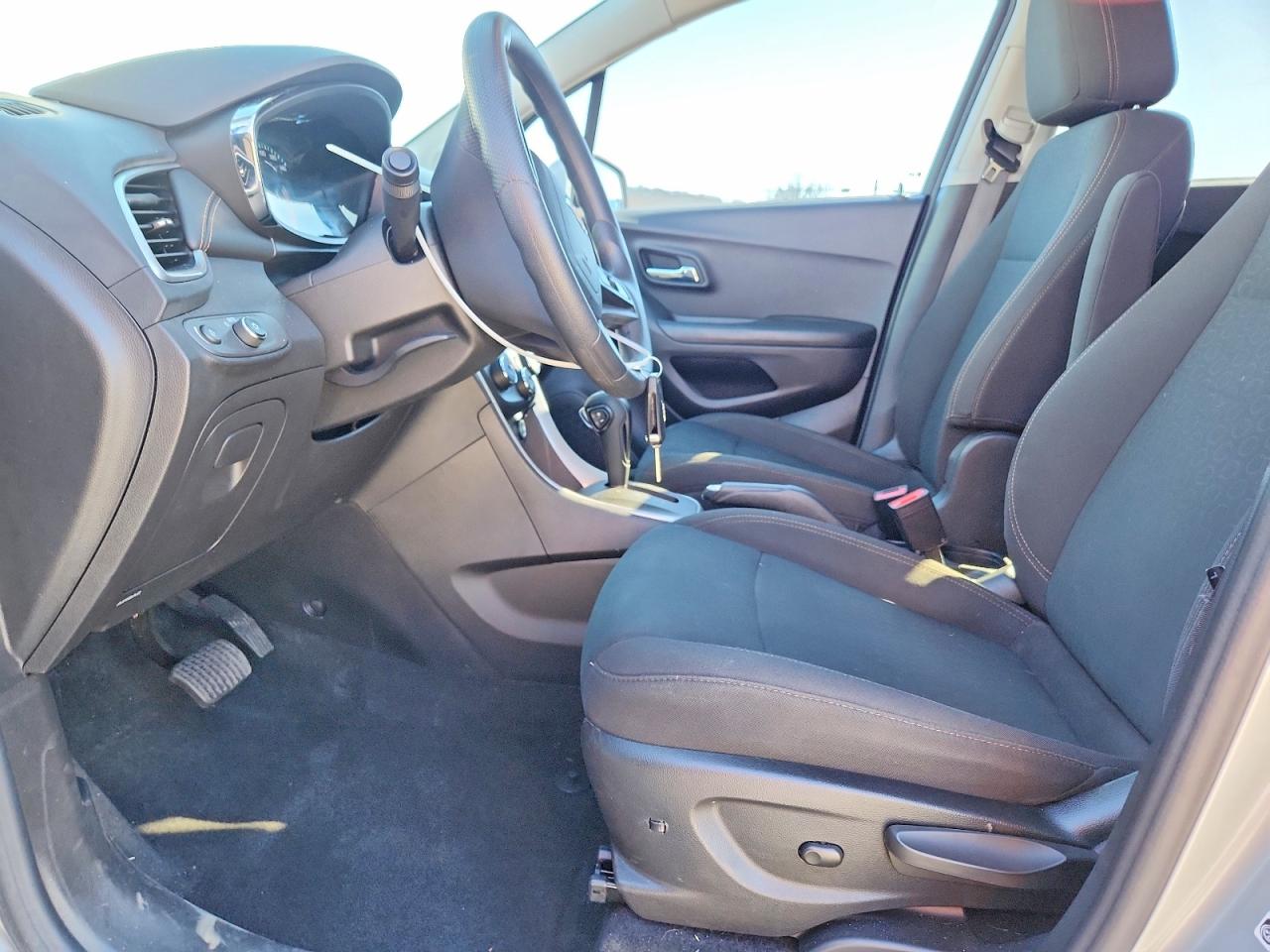 2022 CHEVROLET TRAX LS photo 7