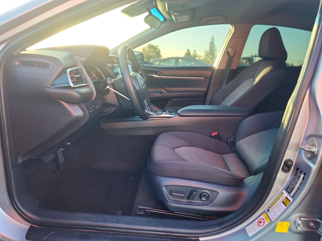 2018 TOYOTA CAMRY LE photo 7