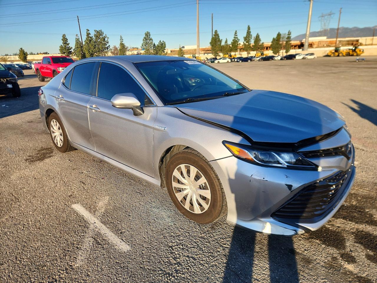 2018 TOYOTA CAMRY LE photo 4