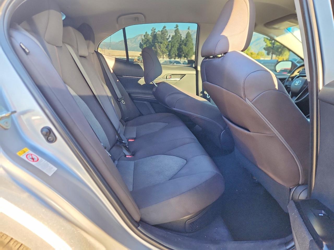 2018 TOYOTA CAMRY LE photo 10