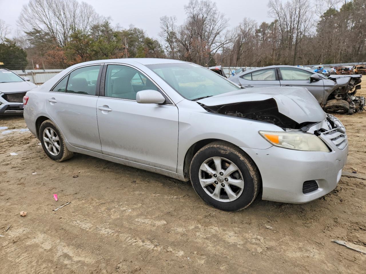 2011 TOYOTA CAMRY BASE photo 10