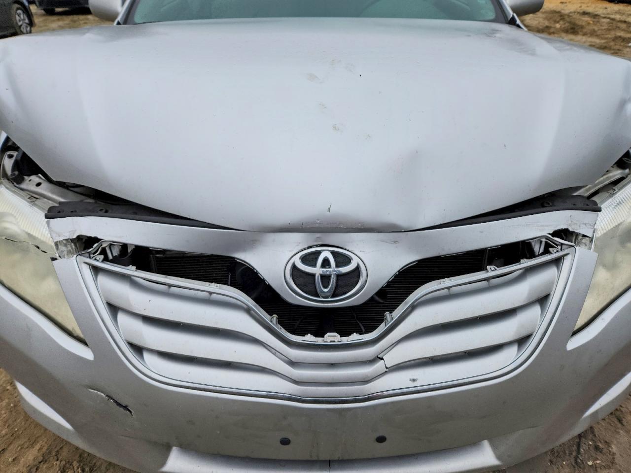 2011 TOYOTA CAMRY BASE photo 31