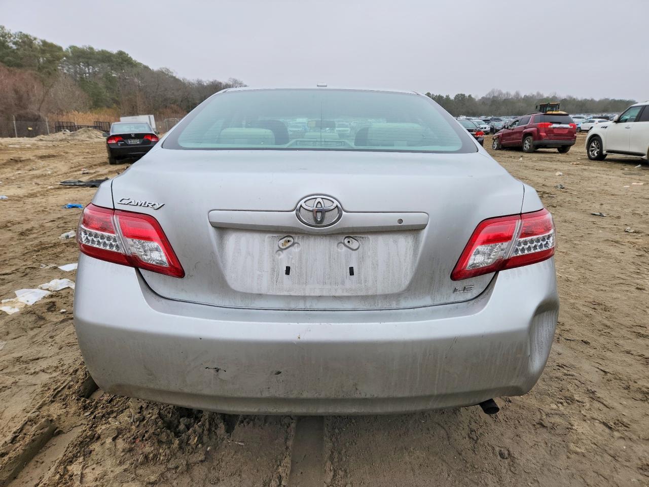 2011 TOYOTA CAMRY BASE photo 16