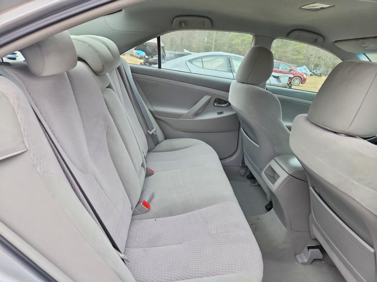 2011 TOYOTA CAMRY BASE photo 28