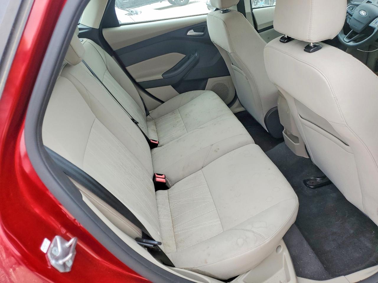 2015 FORD FOCUS SE photo 19