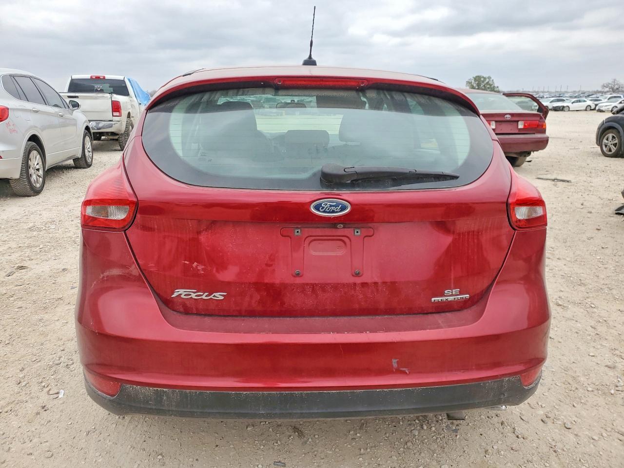 2015 FORD FOCUS SE photo 11